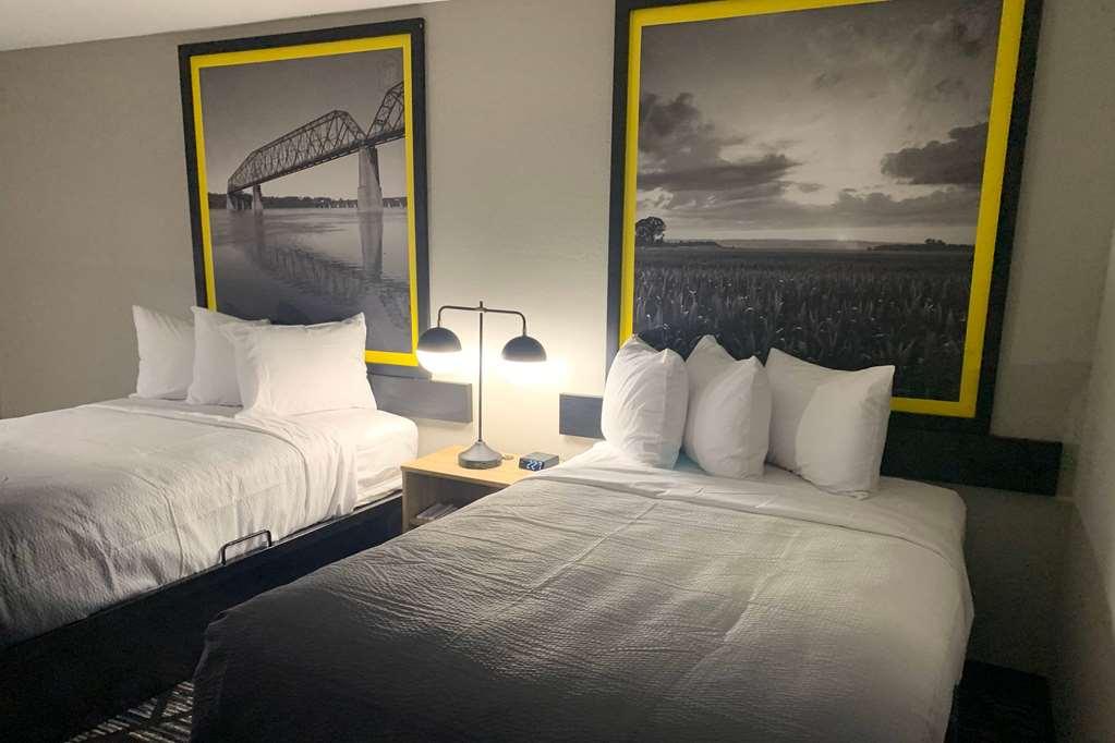 Super 8 By Wyndham Kirksville-University Area Room photo